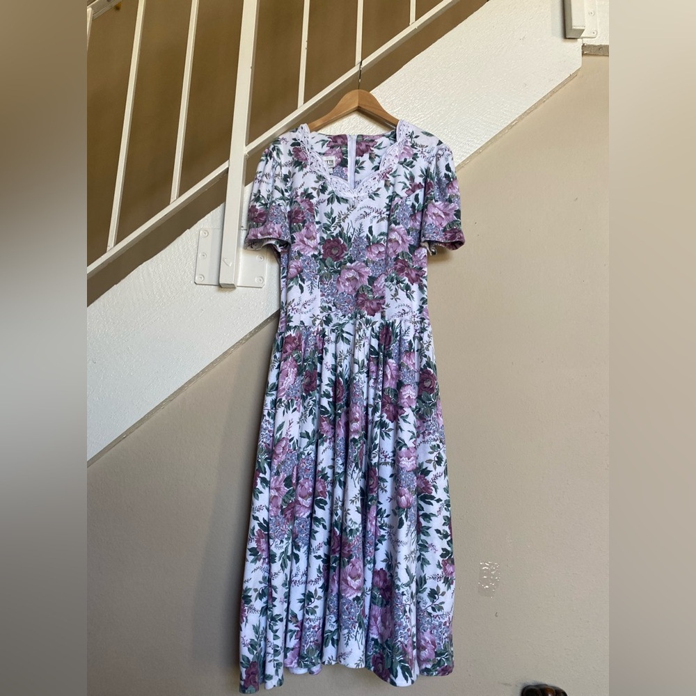 Floral princess  V Waist  shirring   Lace v neck vintage dress